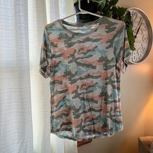 OLD NAVY — Medium Camo Casual Tee